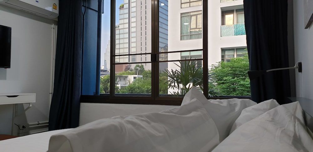 Every Surawong City Double Room, 1 King Bed, City View 23