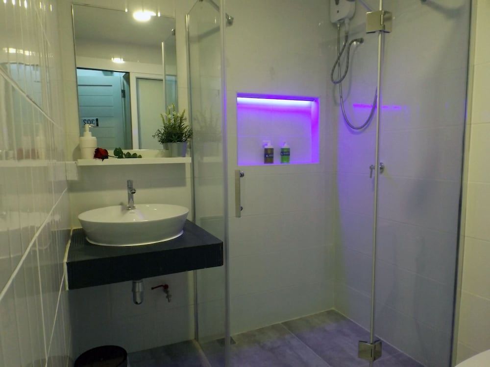 Every Surawong City Double Room, 1 King Bed, City View 18