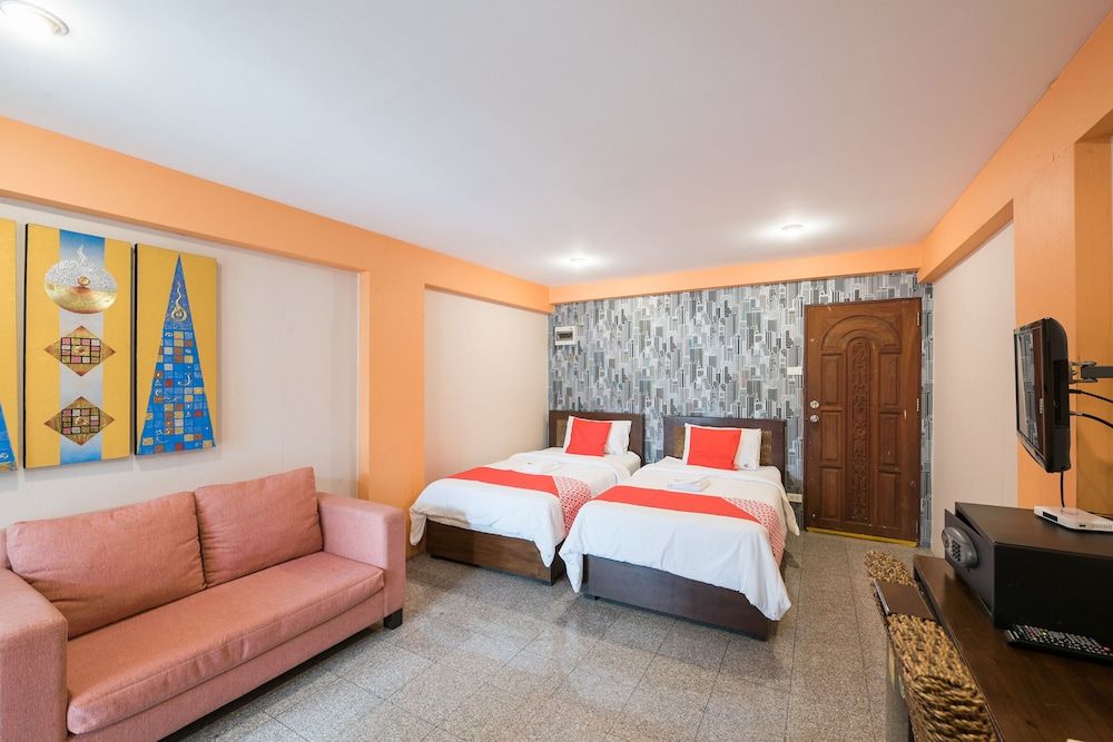 undefined OYO 110 Old Town Hotel 6