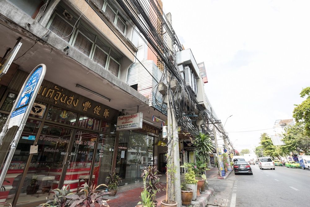 undefined OYO 110 Old Town Hotel