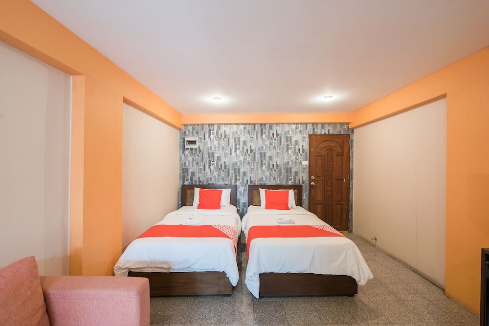 undefined OYO 110 Old Town Hotel 9