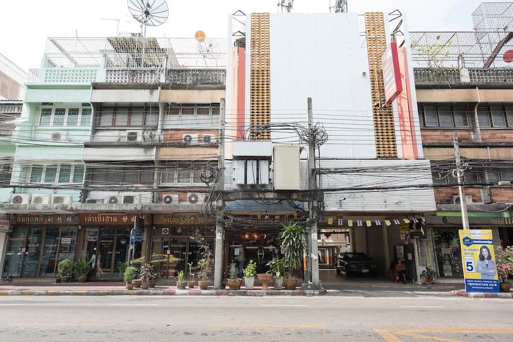 undefined OYO 110 Old Town Hotel 2