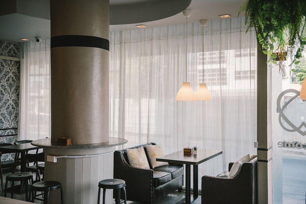 undefined Guyasuka X Suthisan - Hostel 8