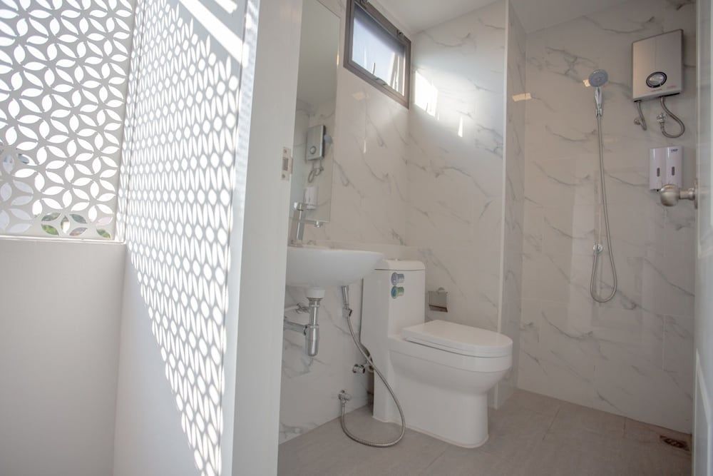 Rich8 Hostel Comfort Double Room, 1 King Bed, Non Smoking, Private Bathroom 6