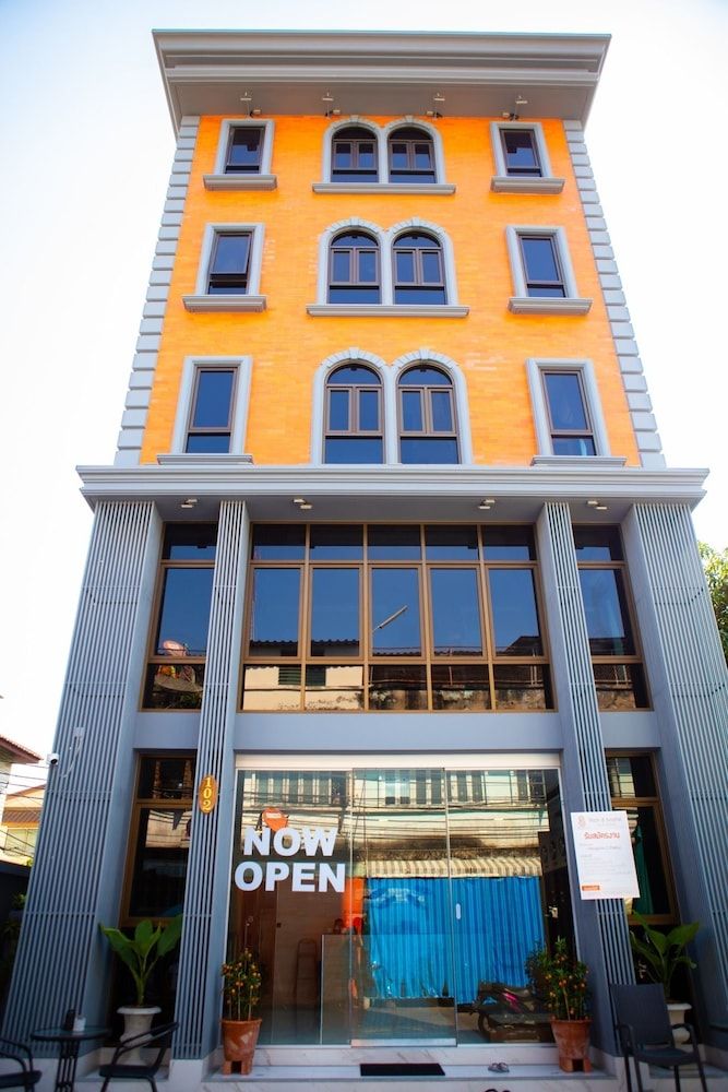 undefined Rich8 Hostel