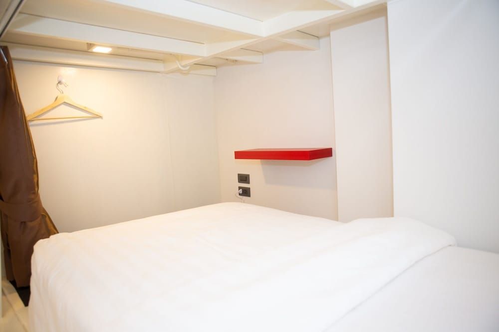 undefined Rich8 Hostel 8