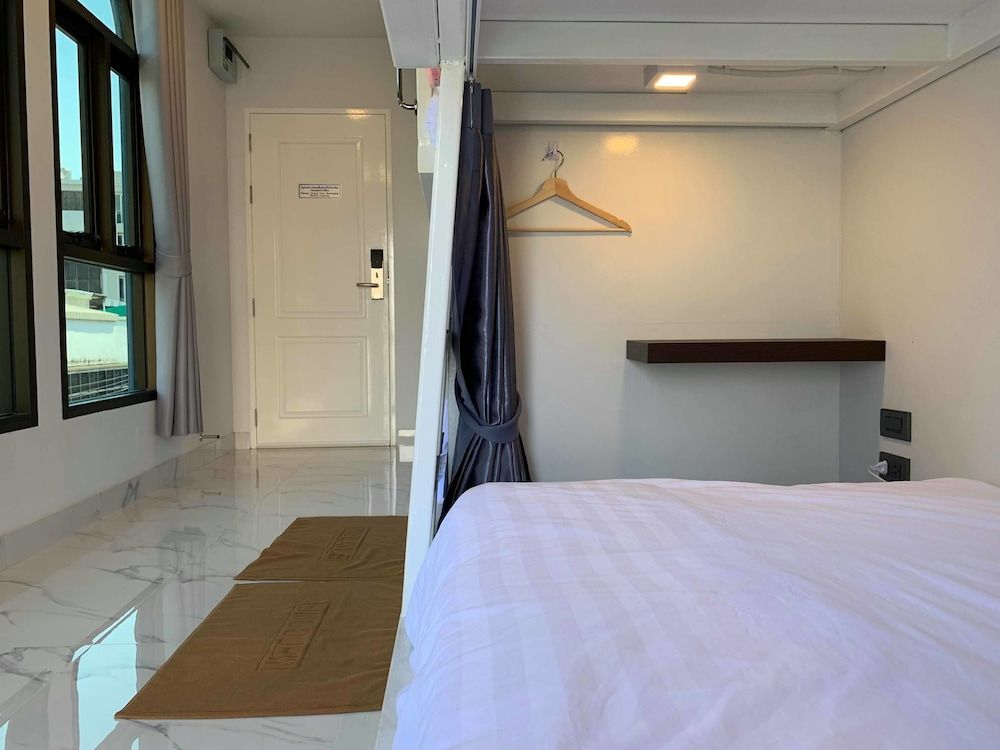 Rich8 Hostel Basic Quadruple Room, Mixed Dorm, Non Smoking, Shared Bathroom 6