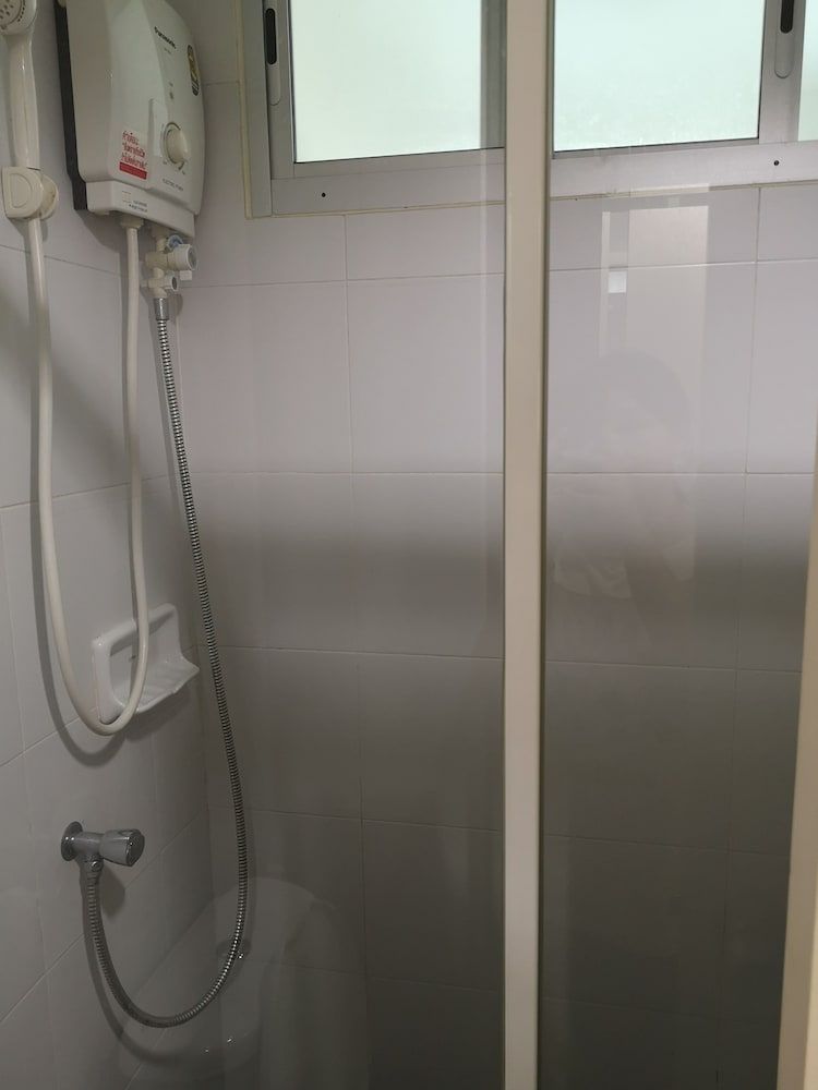 Comfy Deluxe One Bedroom Deluxe Apartment 5