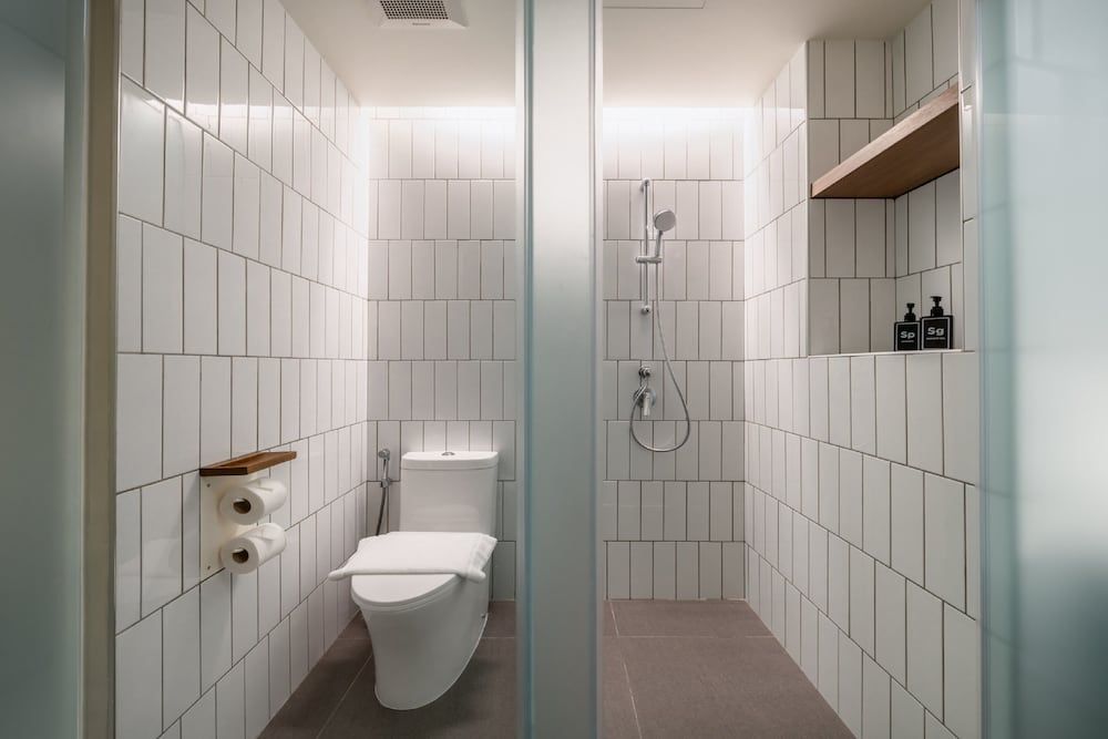 Triple Y Hotel Deluxe Twin Room with City View 4