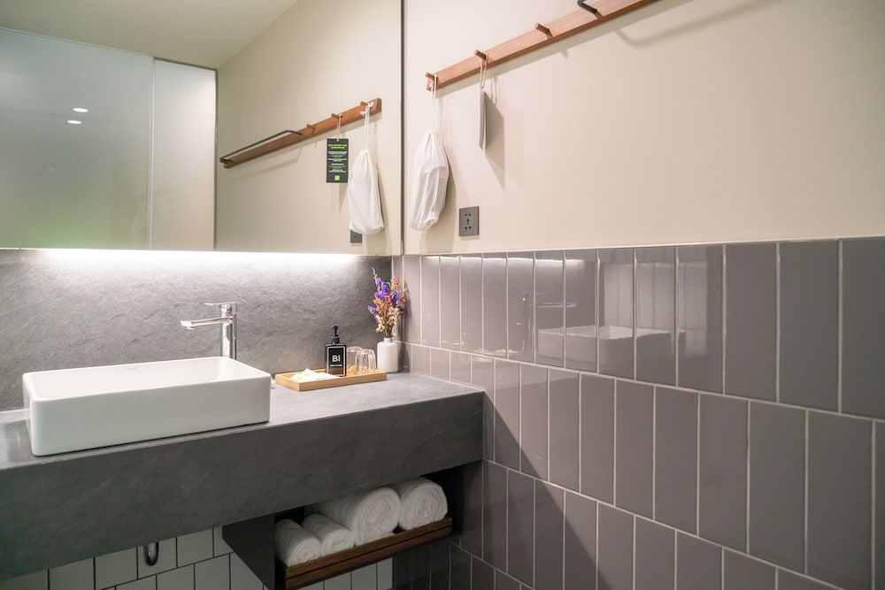 Triple Y Hotel Deluxe Triple Room 6