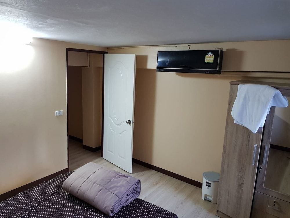 undefined Everest Hostel 4