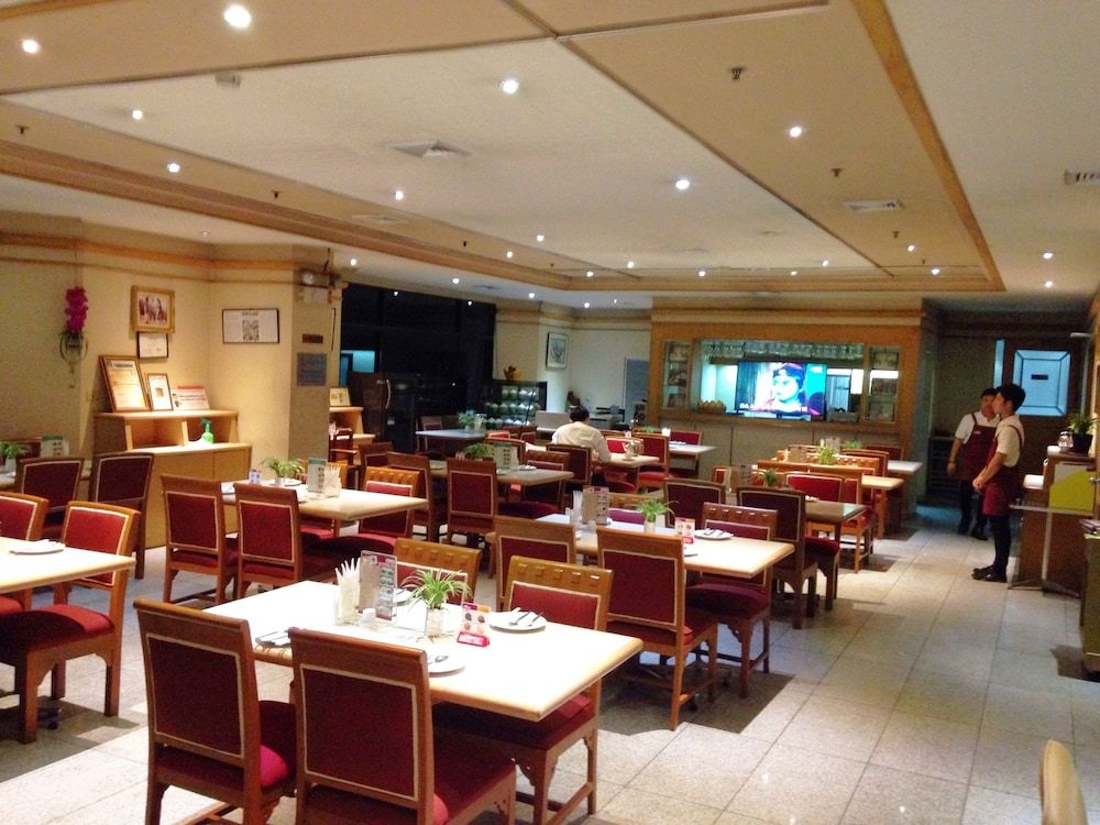 undefined Lee Place Hotel 3