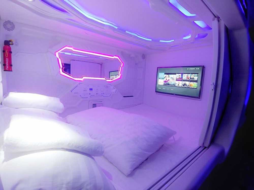 undefined Met a Space Pod at Asoke 9