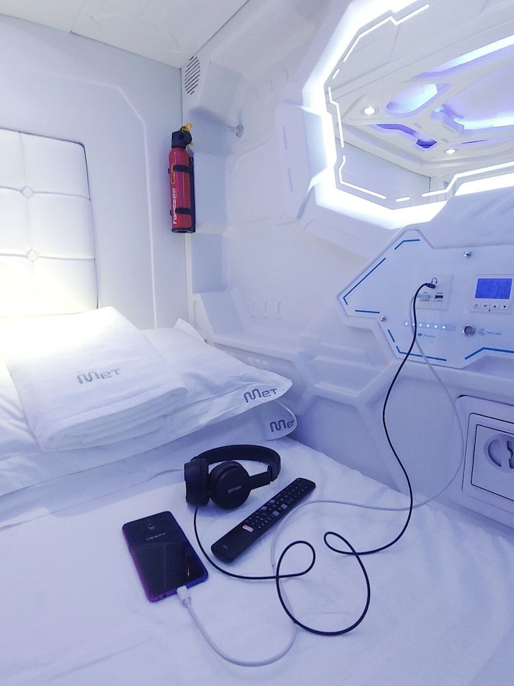 undefined Met a Space Pod at Asoke 6