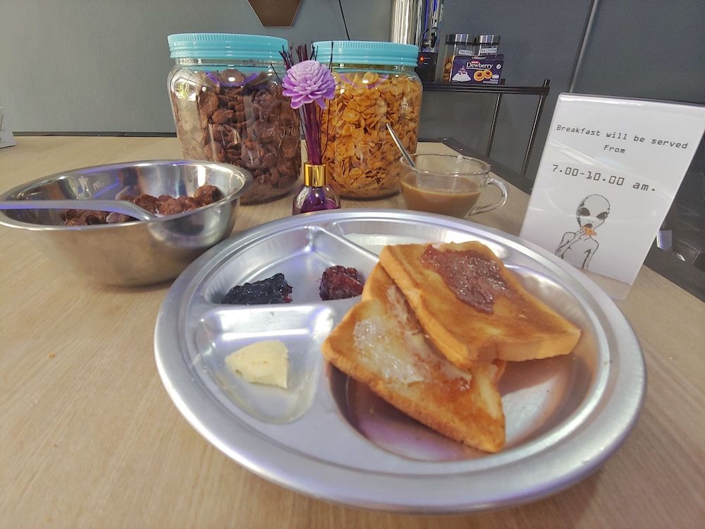 undefined Met a Space Pod at Asoke 3