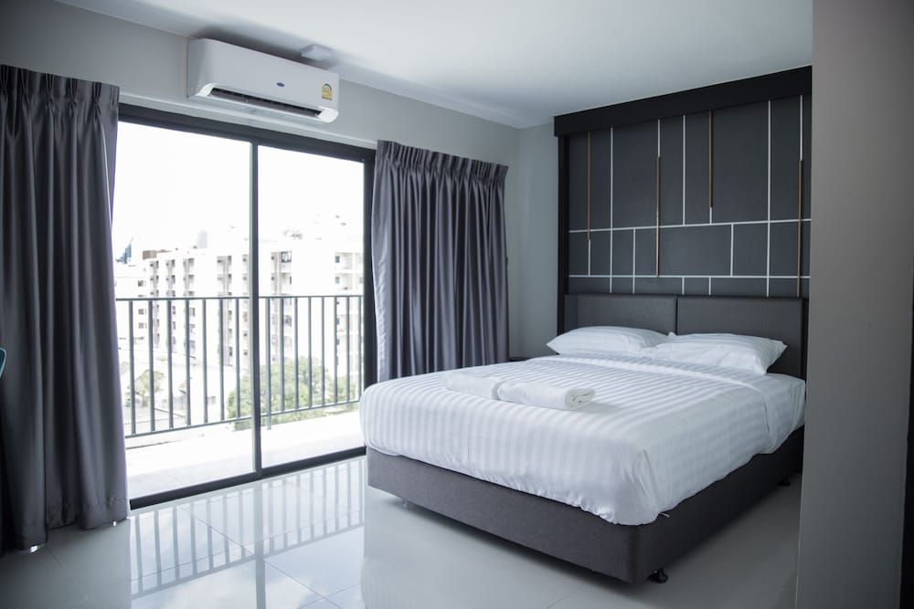 undefined Hallton Hotel Bangkok