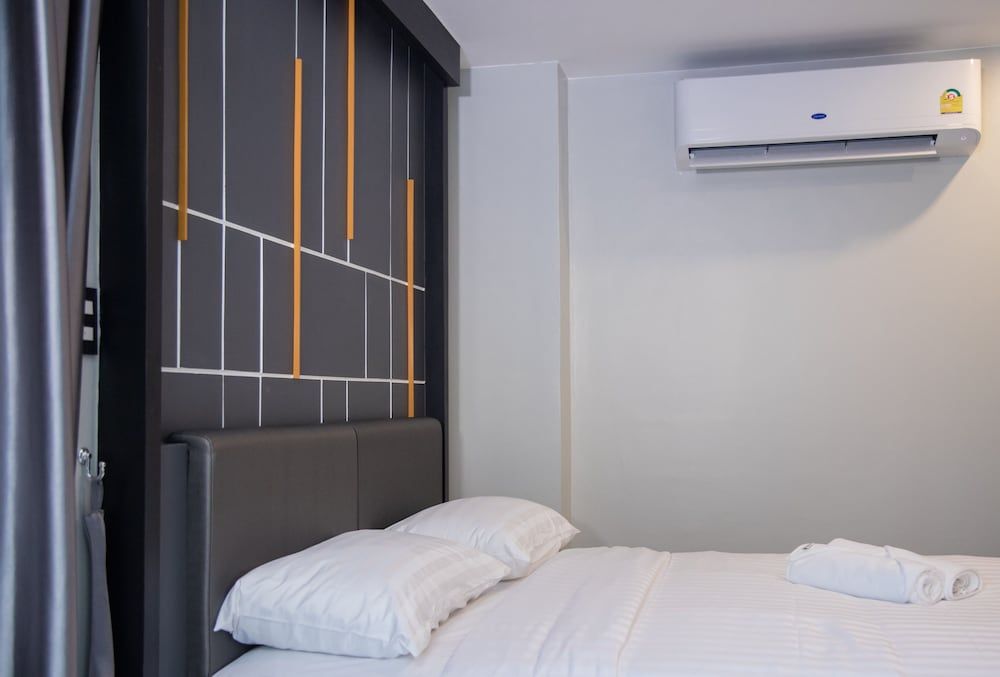 undefined Hallton Hotel Bangkok 9