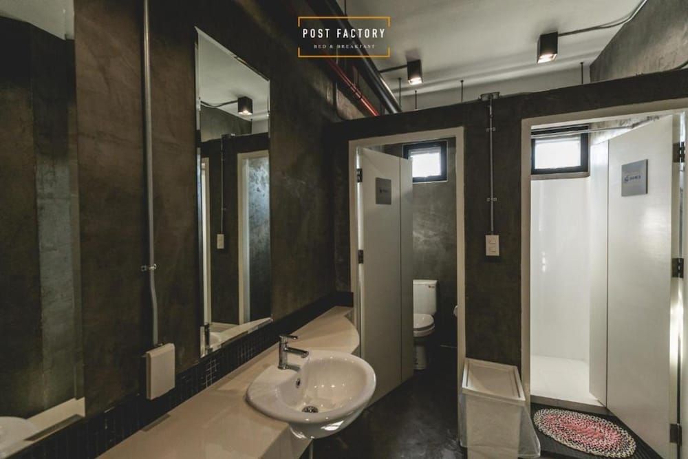 Post Factory Bed & Breakfast Sathorn Hostel - Adults Only 2 Bed in 10-Bed Dormitory Room 4