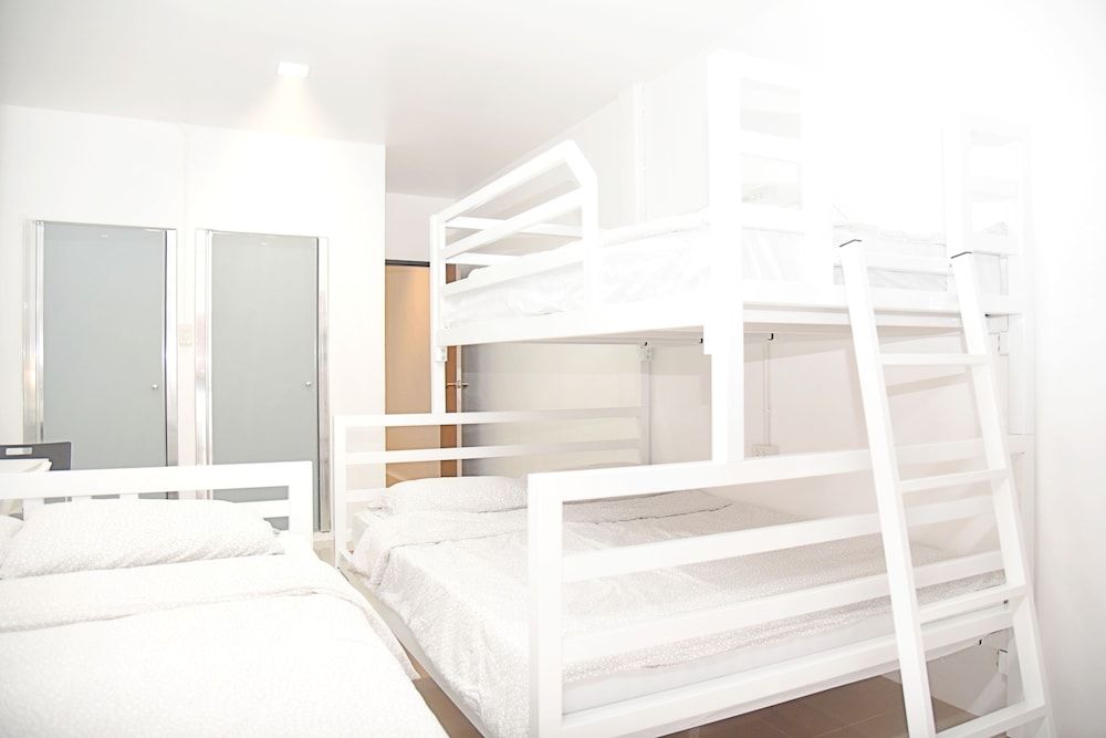 Designer's Home Family Studio Suite 5