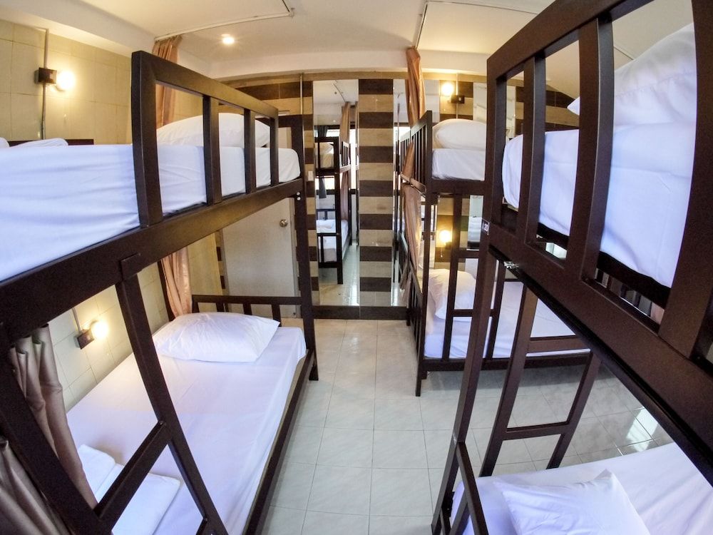 Bed De Bell Hostel 6-Bed Mixed Dormitory 8