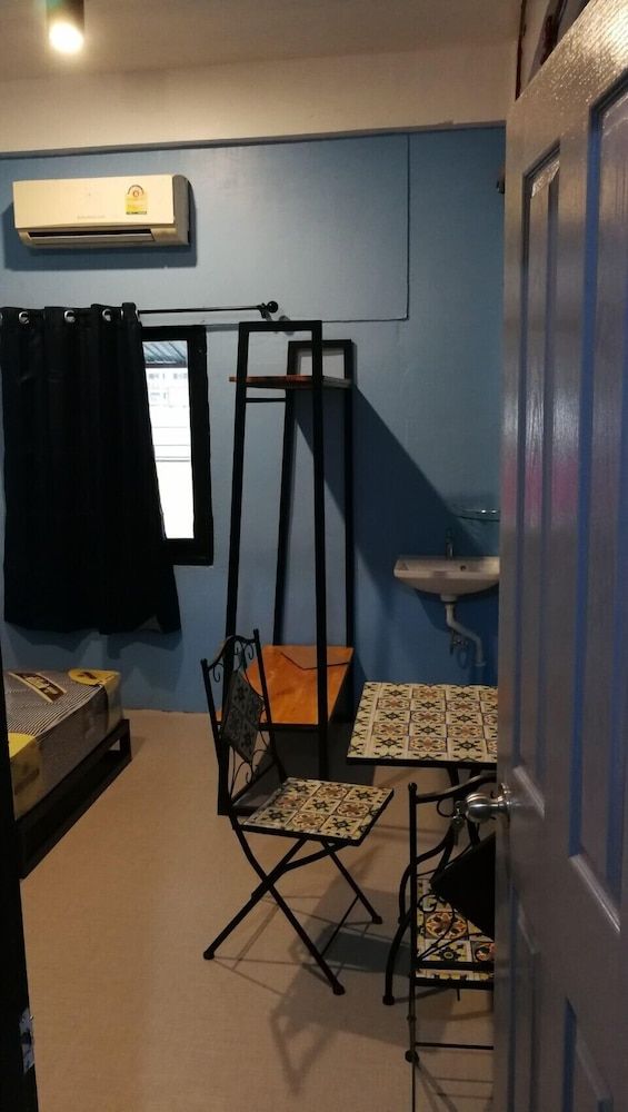 undefined Tiga House 4