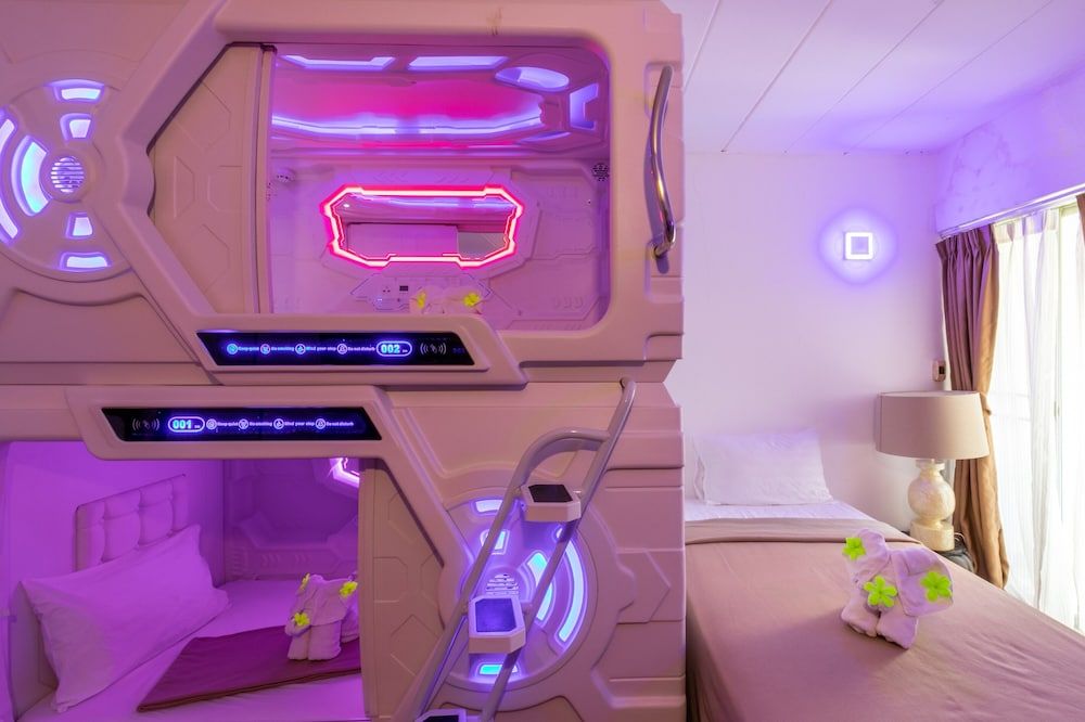 Sudyod House Galaxy Room 7