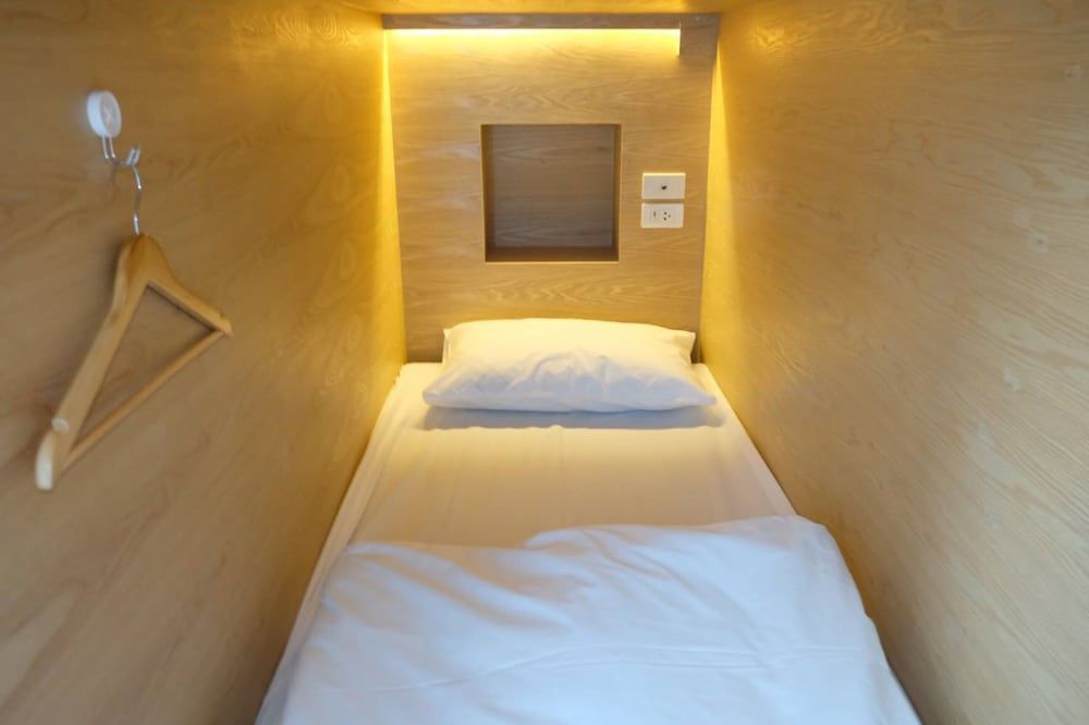 Ratchada Hotel (ROTFAI) Single Bed Mixed Dormitory 5