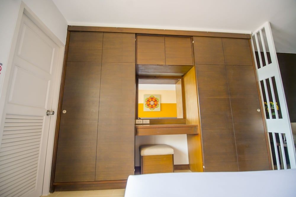 Sitara Place Hotel & Serviced Apartment Deluxe Room, 1 King Bed 7