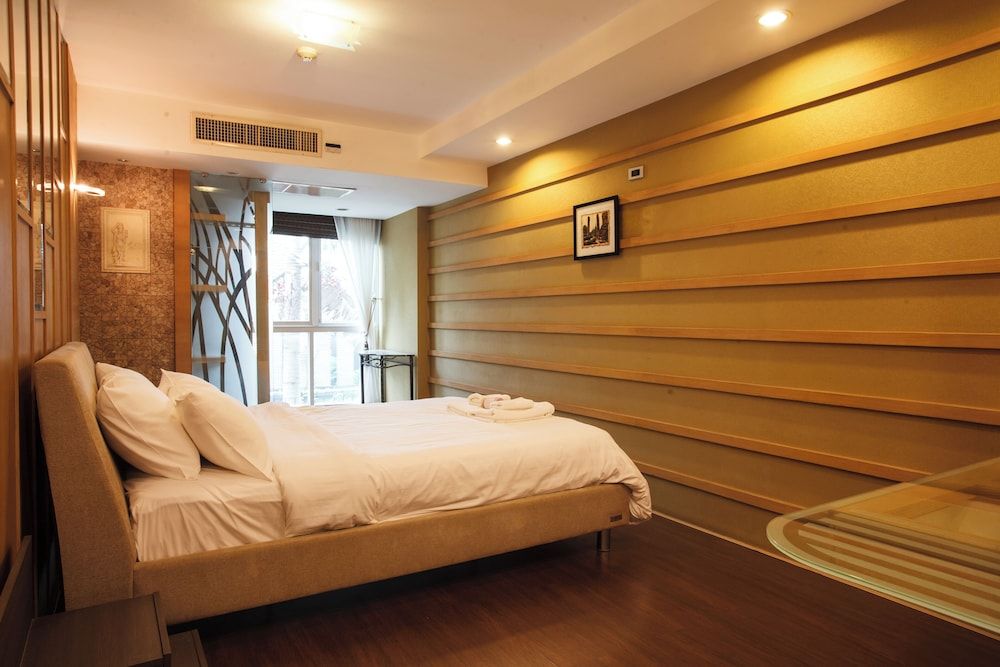 2B - No Impact From Earthquake 2bedrooms 2bath Downtown Bangkok Condo, 2 Bedrooms, Accessible, Balcony 6