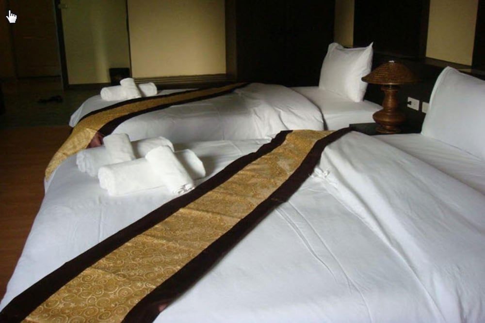 undefined King Royal Garden Inn 7