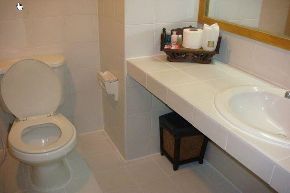 King Royal Garden Inn Superior Room 11