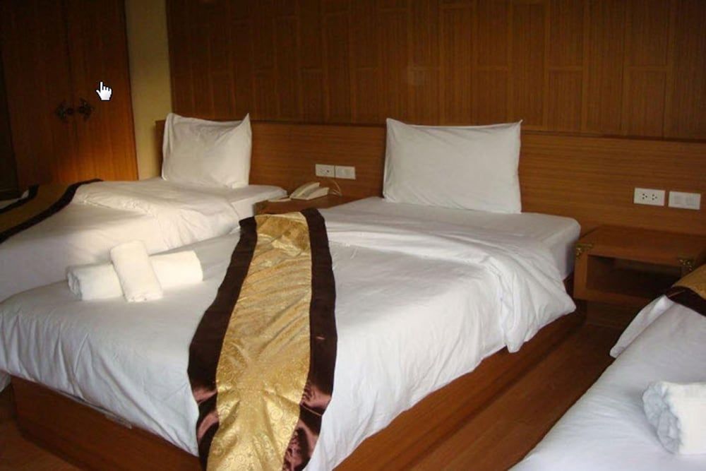 undefined King Royal Garden Inn 9