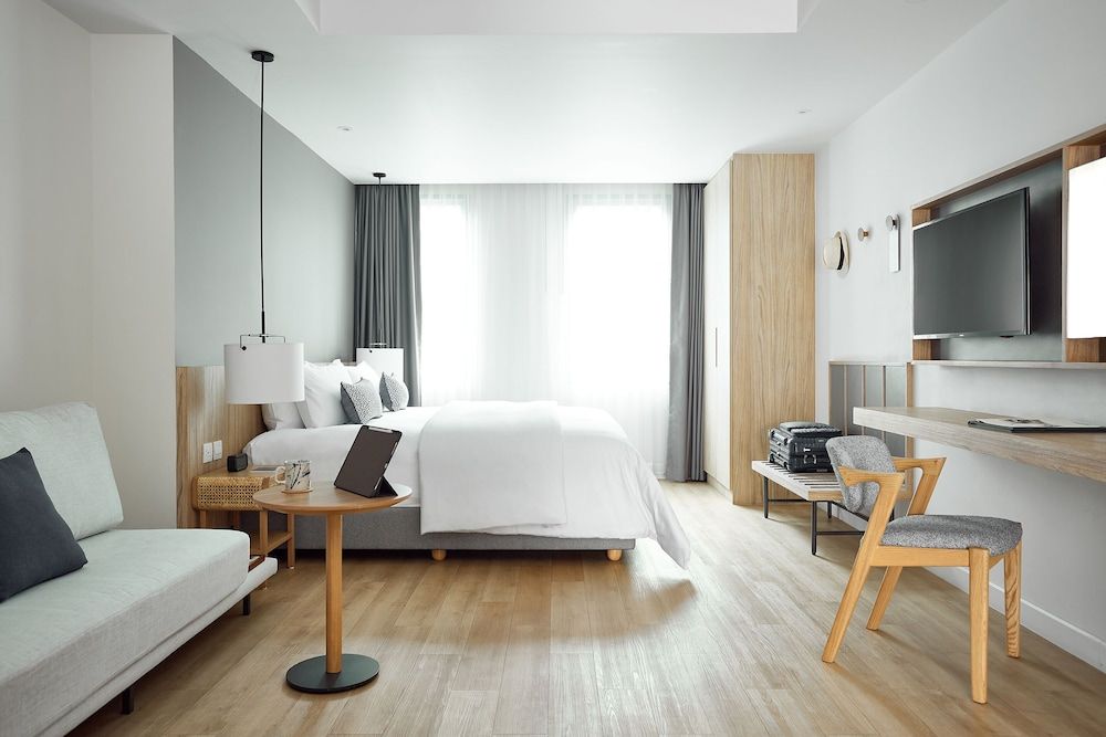 Deluxe Double or Twin Room