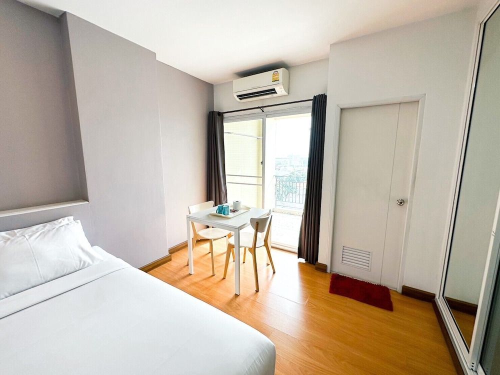 undefined The Island Resort 7