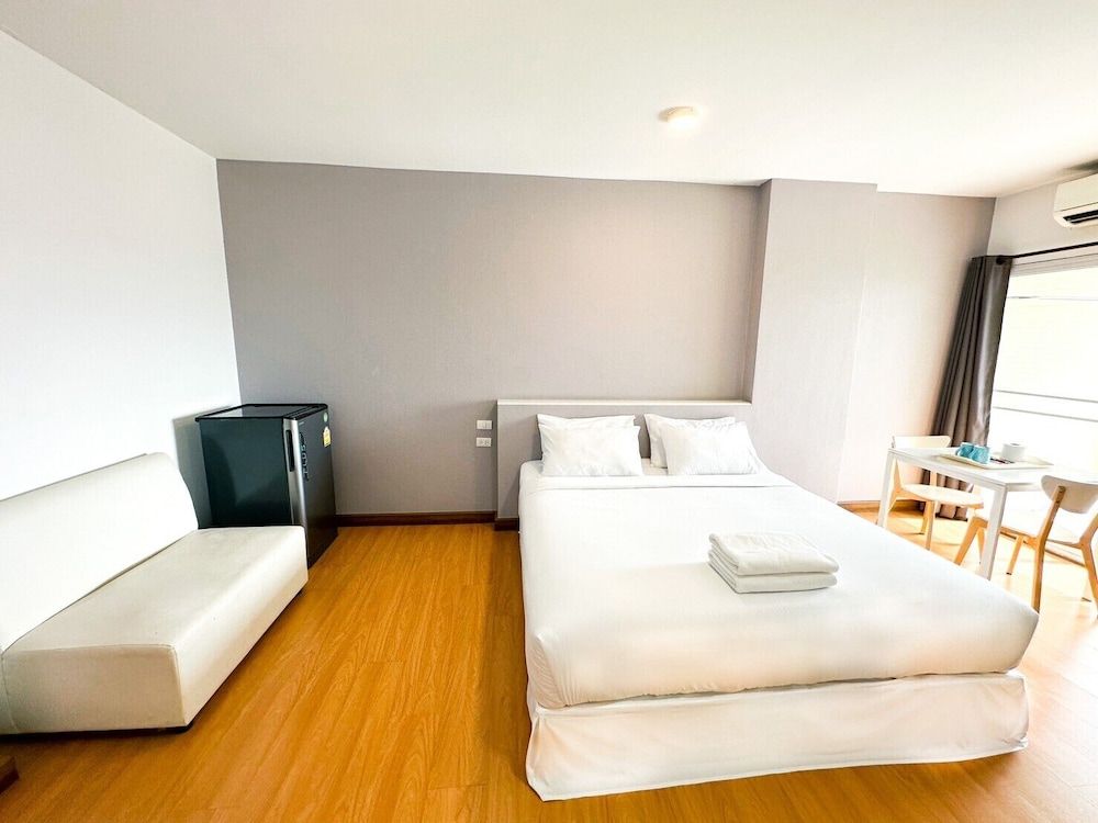 undefined The Island Resort 6