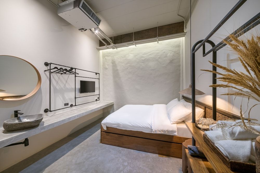 Siam Shelter Bangkok Standard Room 3