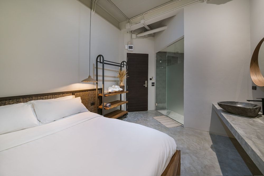 Siam Shelter Bangkok Standard Room 2