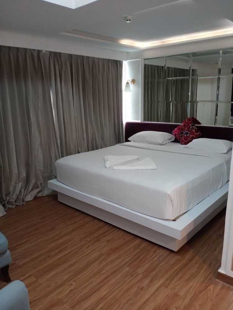 undefined Royal Garden Home Hotel