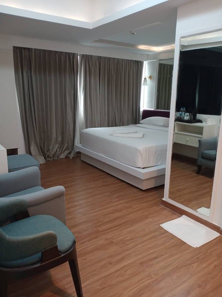 undefined Royal Garden Home Hotel 7