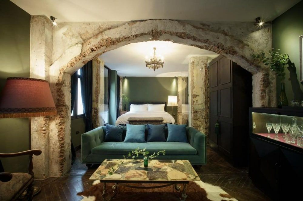 undefined Baan Tuk Din Hotel