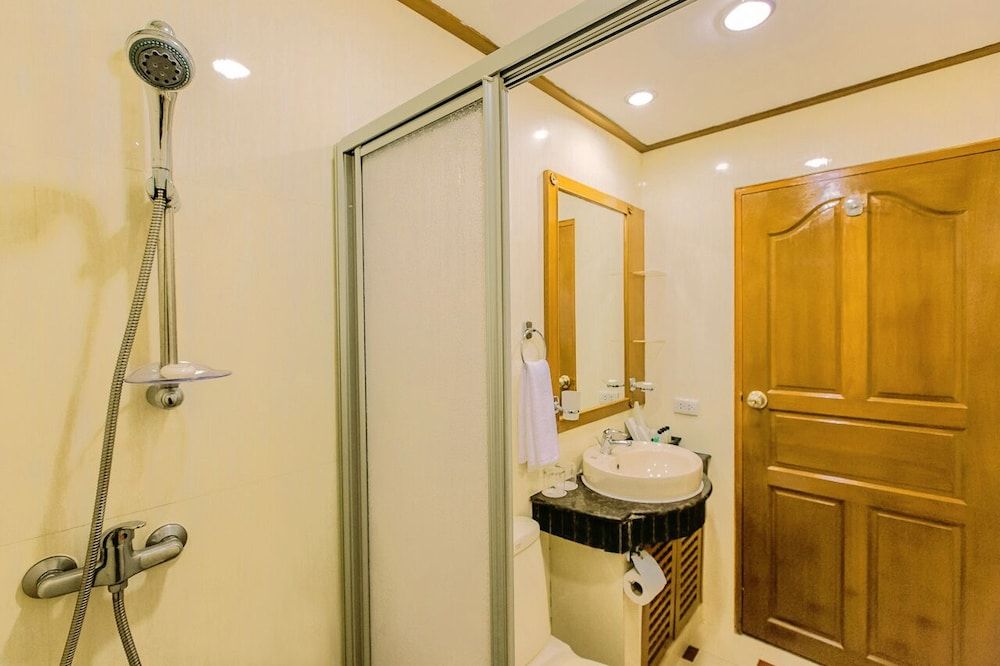 Varindavan Park Serviced Residences Family Suite 7