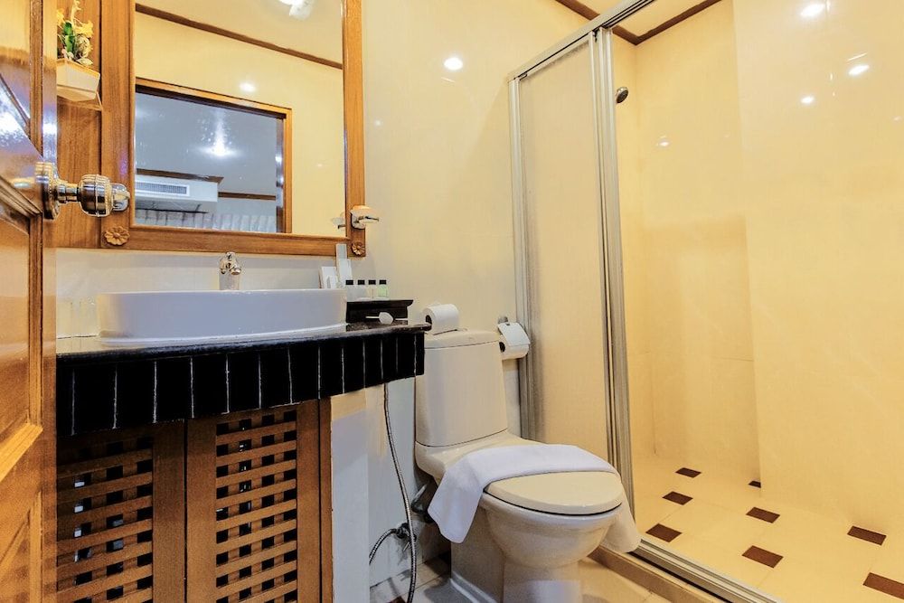 Varindavan Park Serviced Residences Family Suite 6