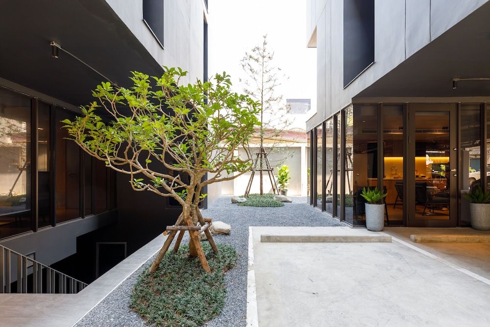 undefined Benjarong Hotel Bangkok 5