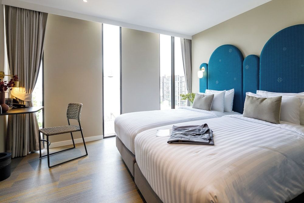 Benjarong Hotel Bangkok Standard Double Room 2