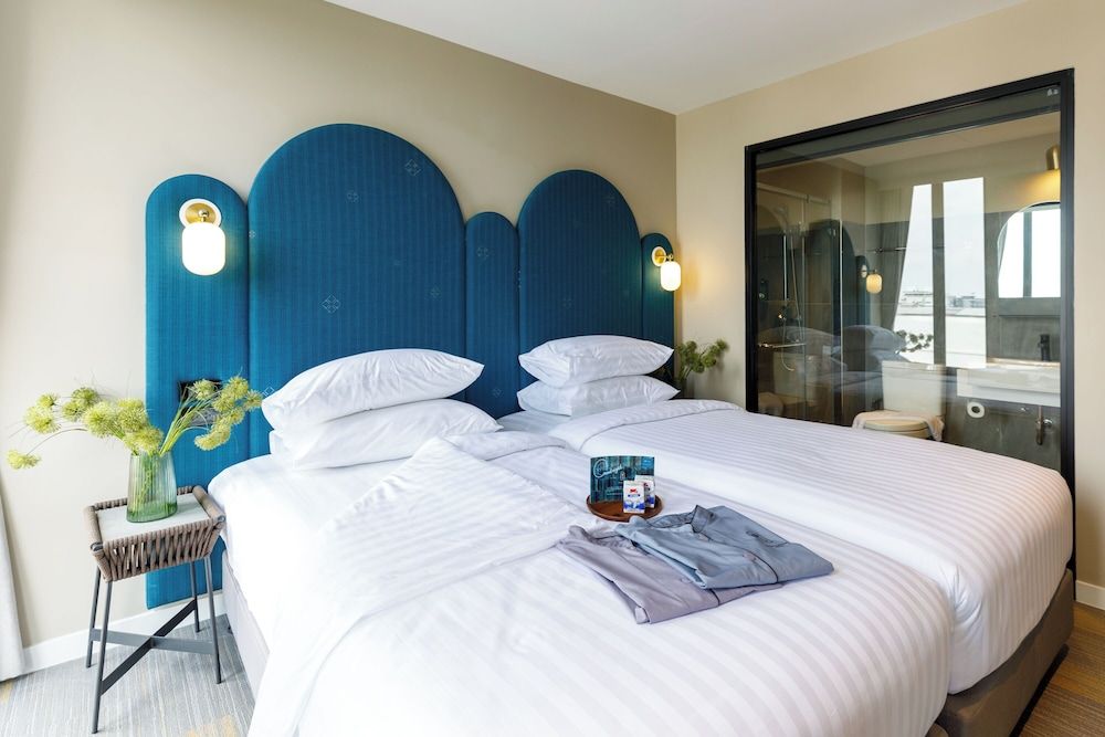 Benjarong Hotel Bangkok Standard Double Room 4