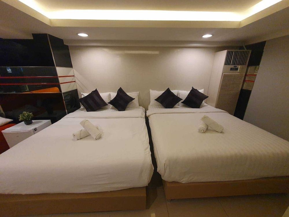 Quadruple Room with Shared Bathroom