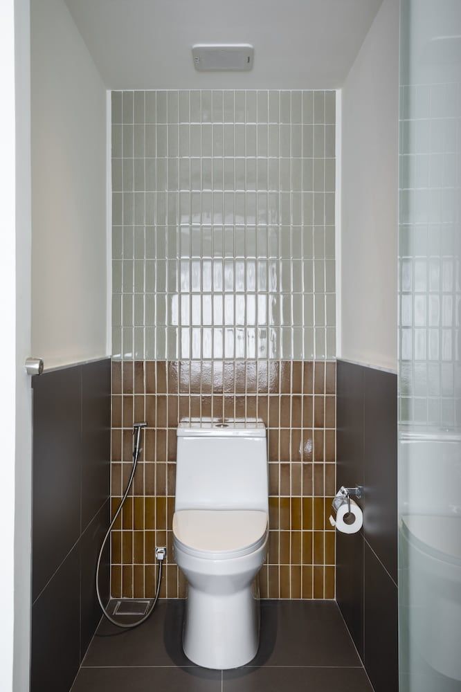 Lilit Bang Lumphu Hotel Studio Suite, Pool View 4