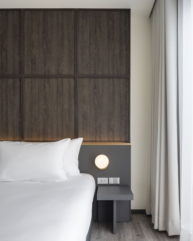 Lilit Bang Lumphu Hotel Superior Double or Twin Room, Pool View 2