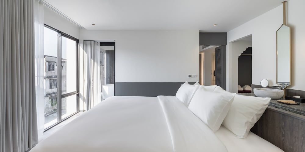 Lilit Bang Lumphu Hotel Studio Suite, Pool View