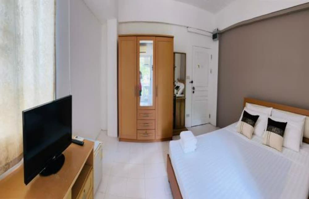 undefined Grandview Place 10